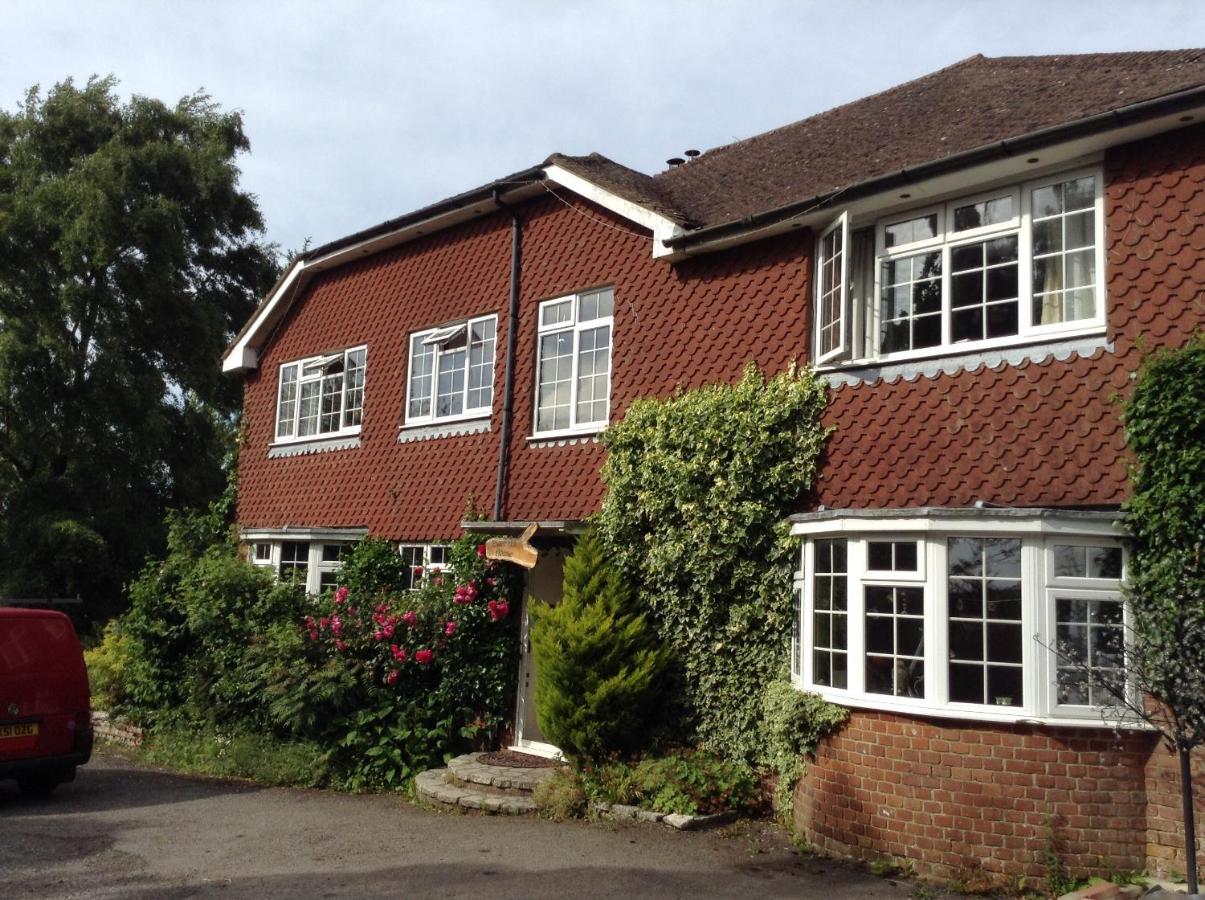 B&B Basingstoke - Tower Hill House Basingstoke - Bed and Breakfast Basingstoke