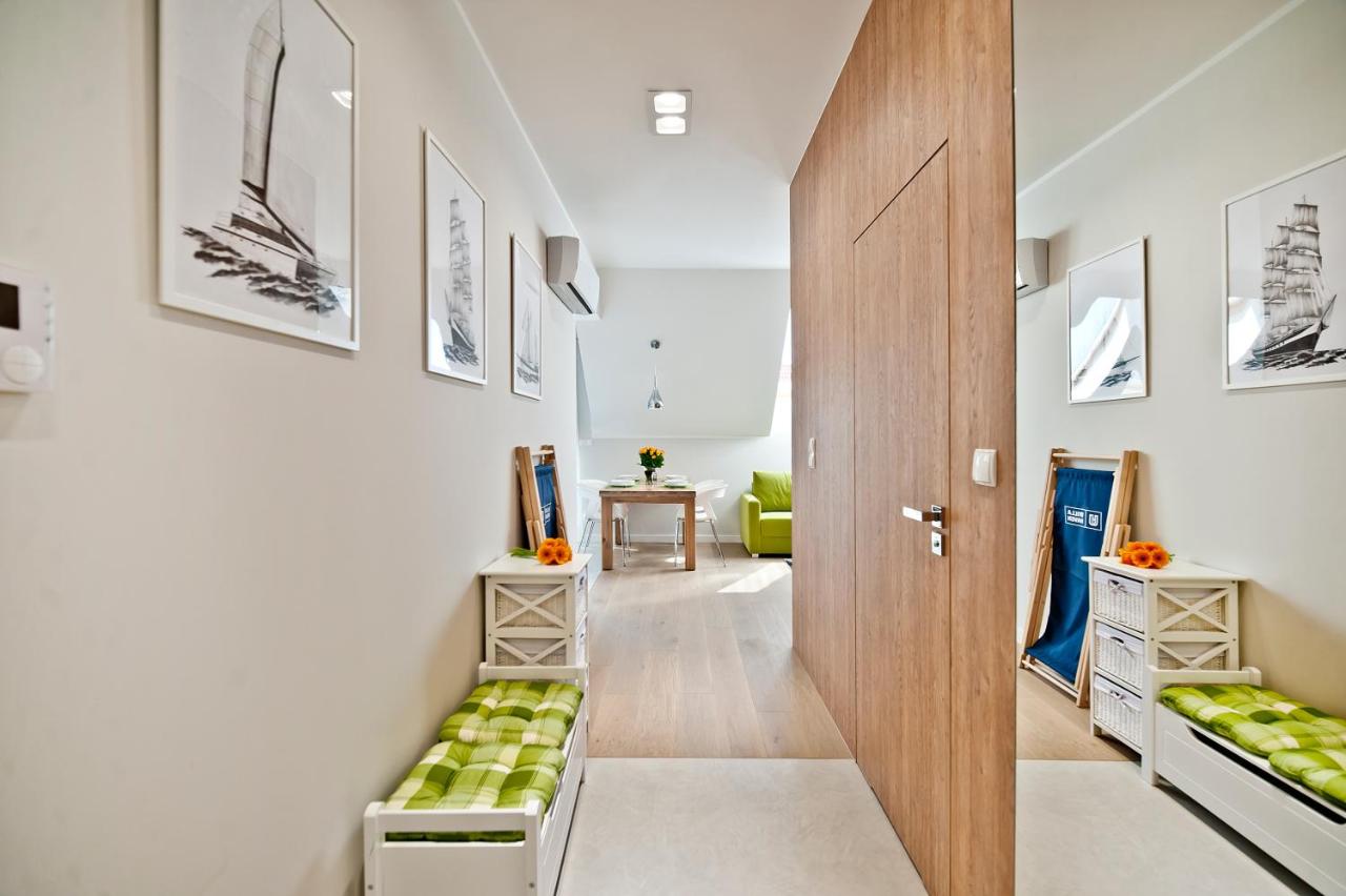 One-Bedroom Apartment with Balcony - Ogrodowa 136/A4 Street
