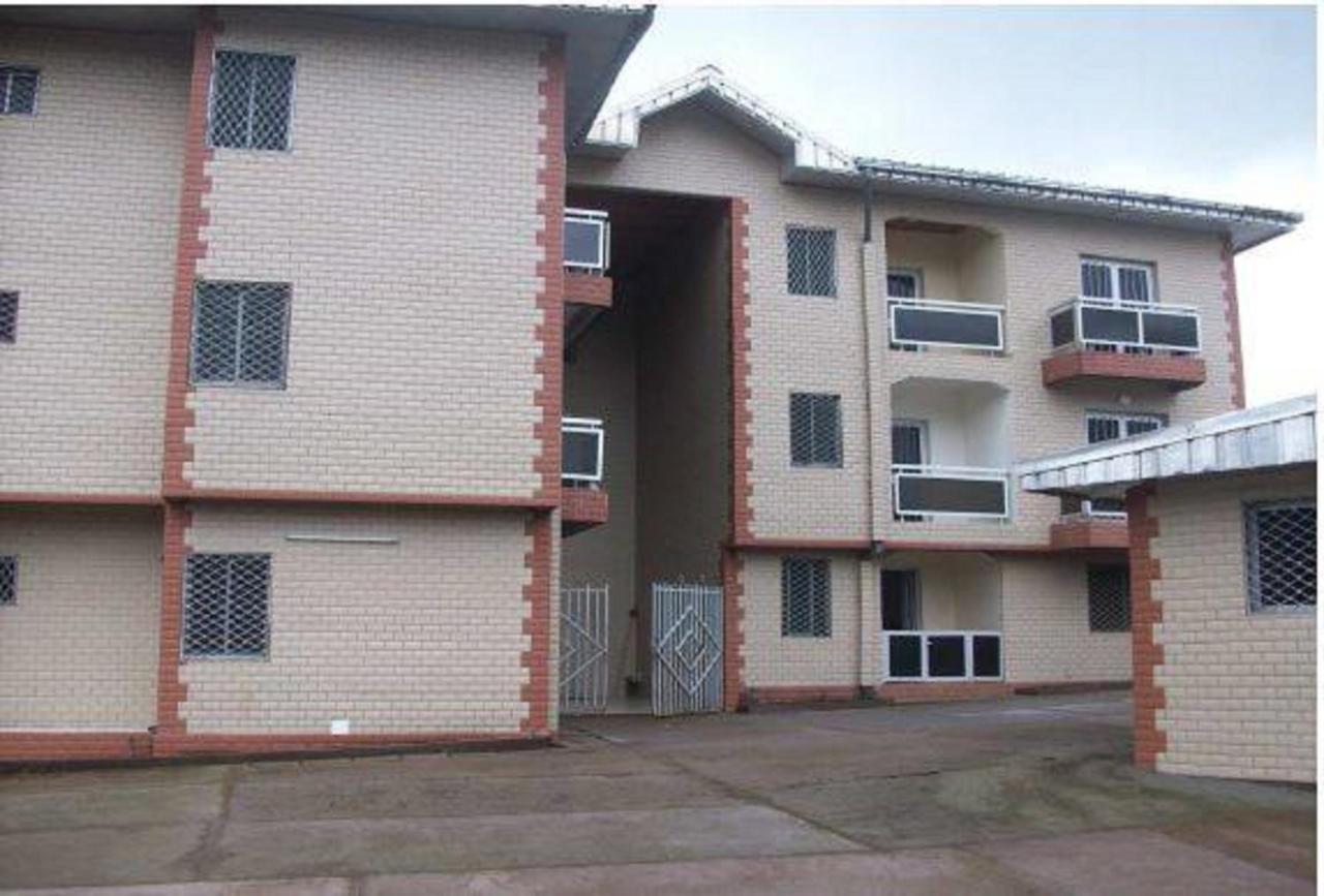 Rose Garden Apartments - B&B