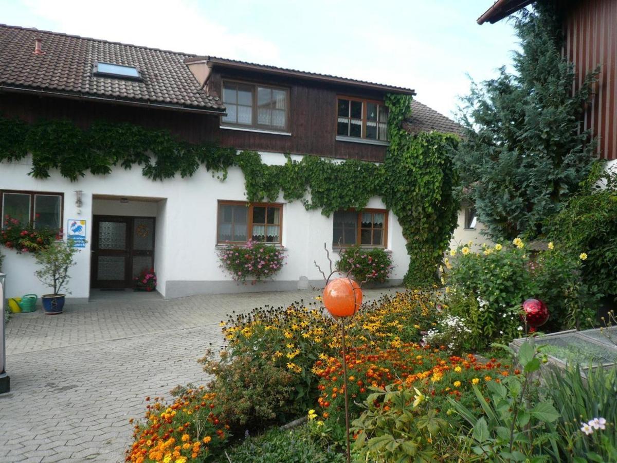 B&B Opfenbach - Ferienhof-Fink-Ferienwohnung-Sonnenblume - Bed and Breakfast Opfenbach