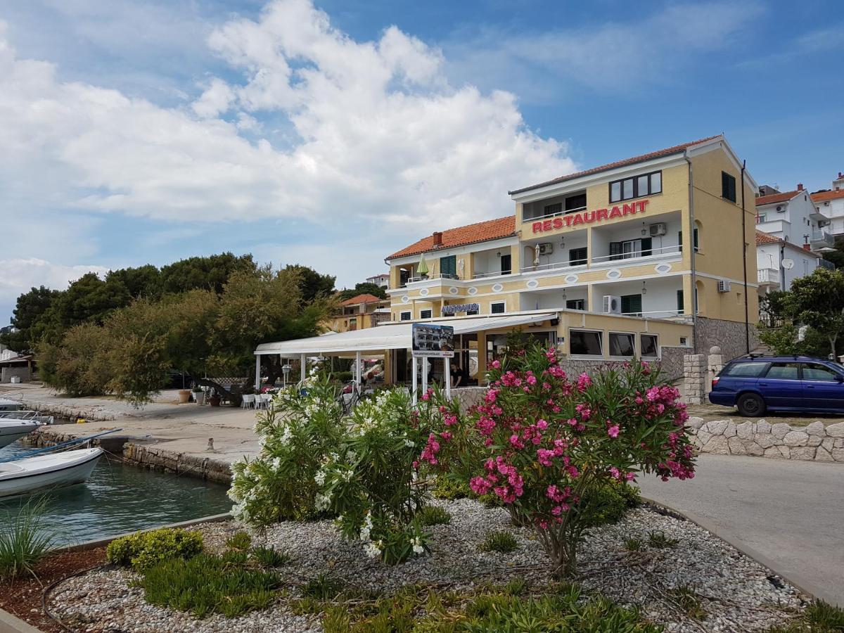 Apartments Antonio - B&B Tisno