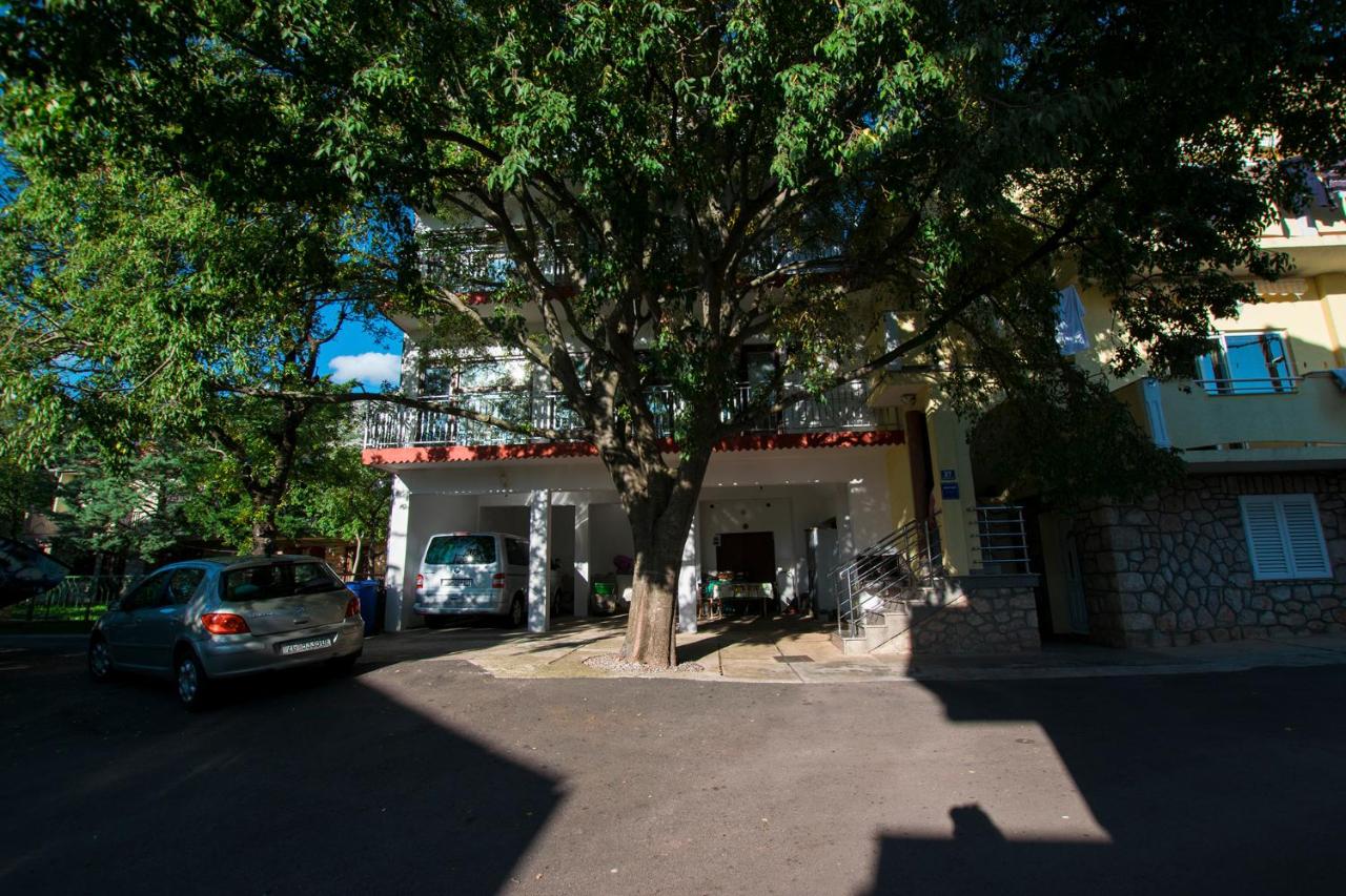 Apartmani Starigrad Paklenica - Danijel - Ferienwohnung