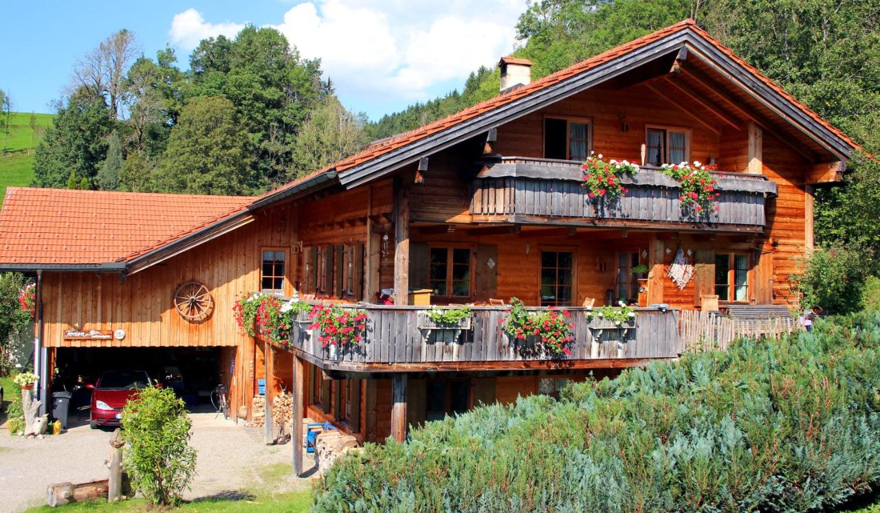 Ferienwohnungen Bernie Schmid - Bed and Breakfast