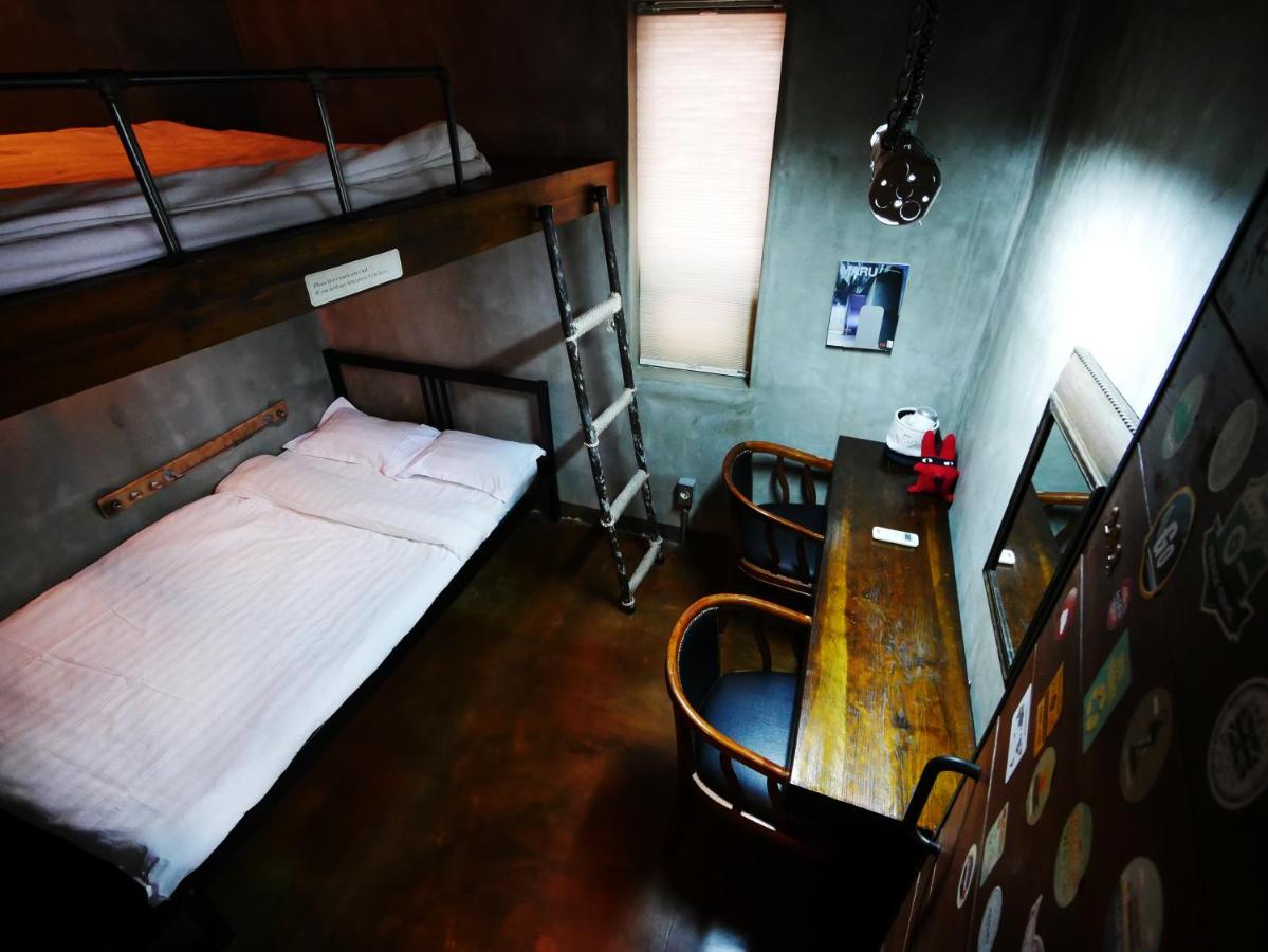 Zweibettzimmer mit Gemeinschaftsbad