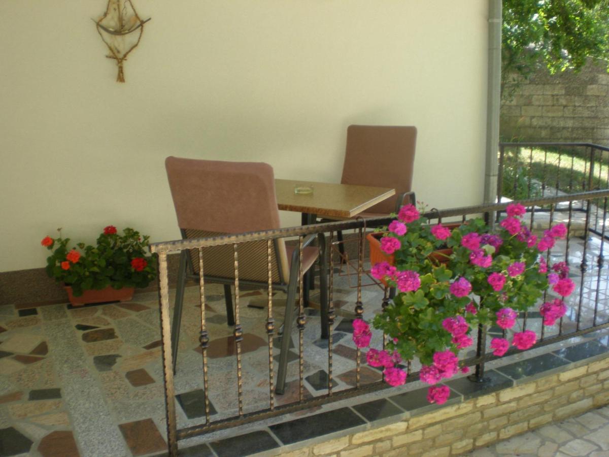 Studio (3 Adults)