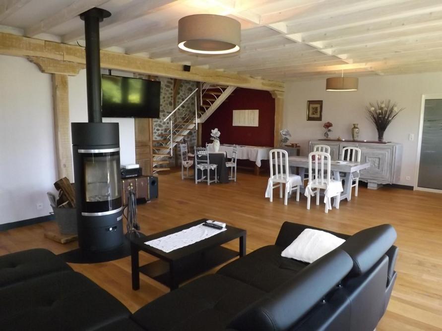 Artense Hotes - Ferienwohnung Lanobre