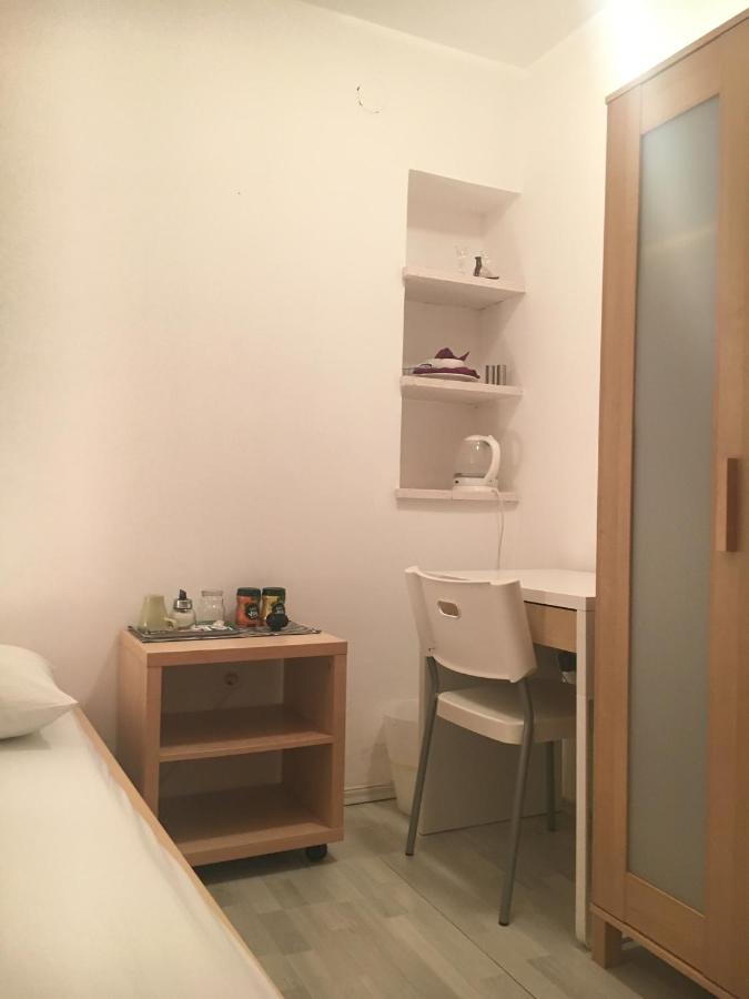 Einzelzimmer mit Gemeinschaftsbad