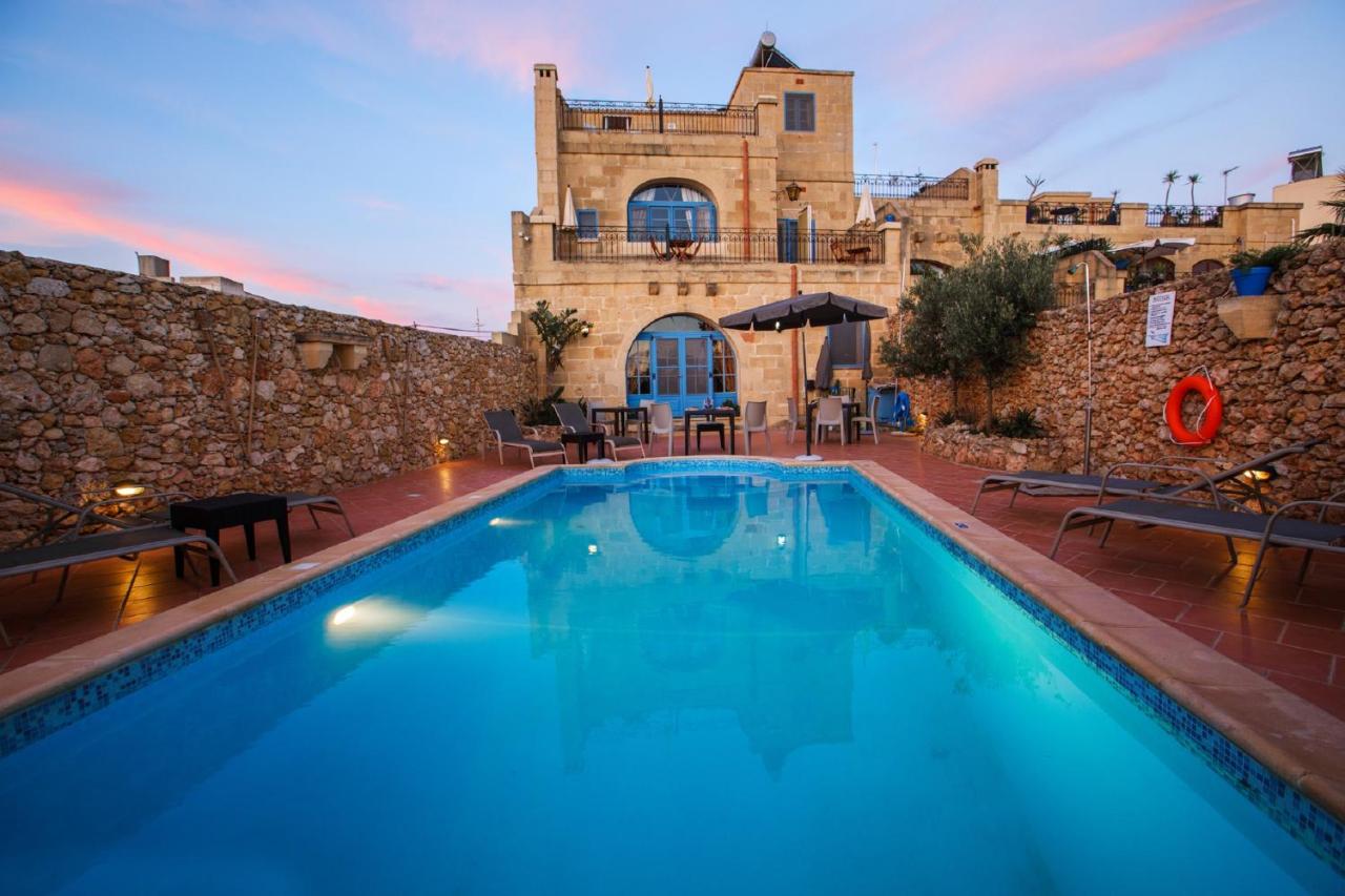 Tweepersoonskamer met Terras