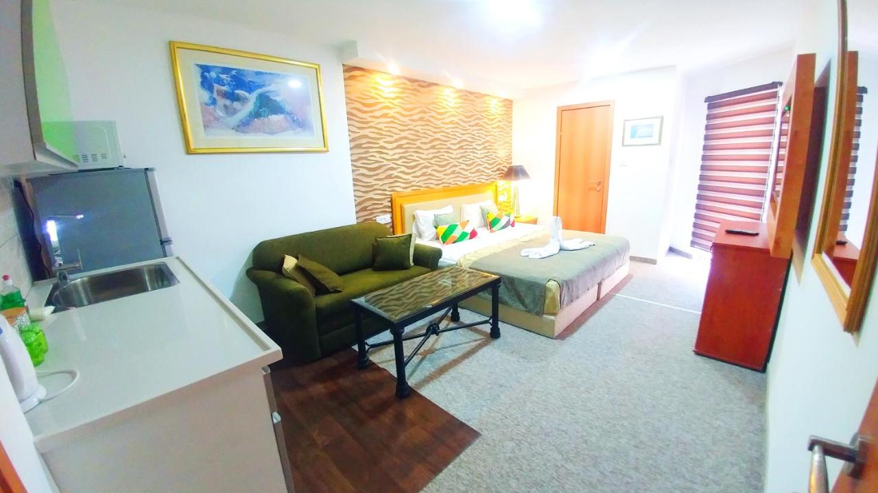 Apartment mit Balkon