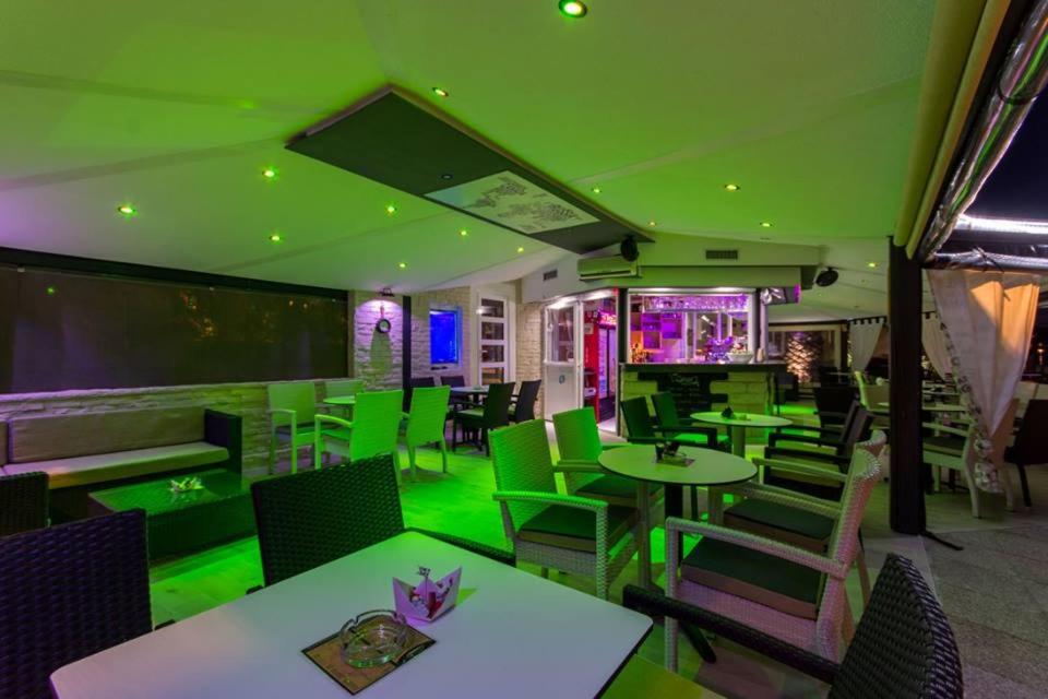 Appartement met 2 Slaapkamers en Terras - Uitzicht op Zee