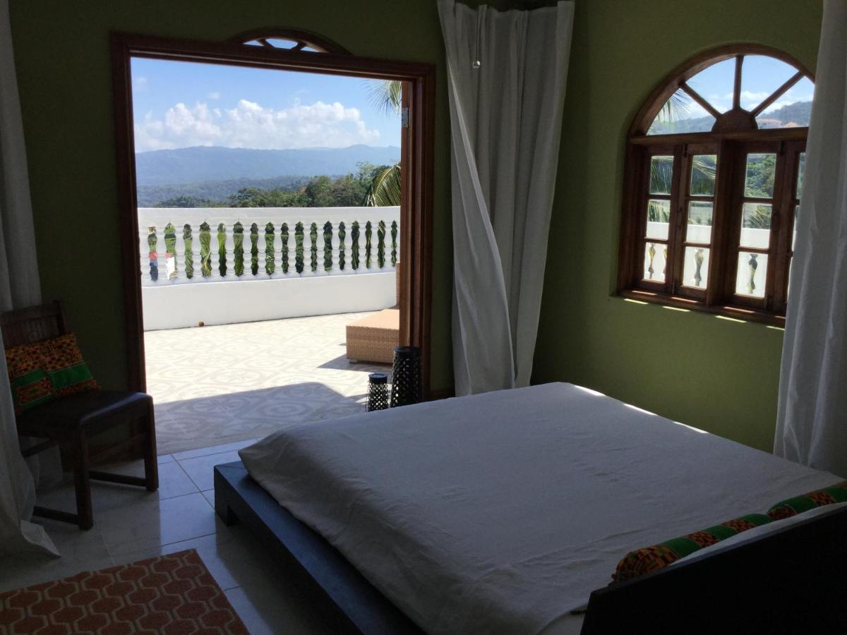 Apartment with Mountain View and Sea View