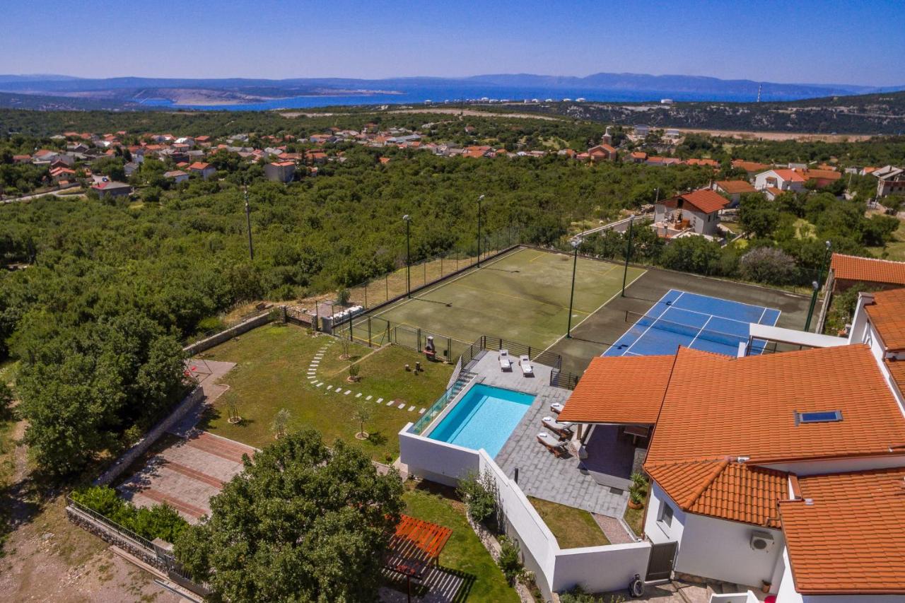 Villa Krasica - Private Tennis Court, Sauna & Jacuzzi - B&B Krasica