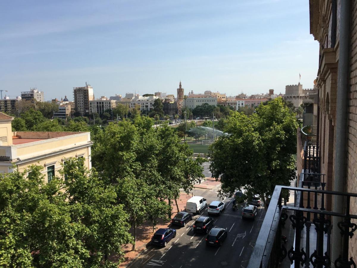 Travel Habitat Jardines Rio Turia. - B&B Valencia
