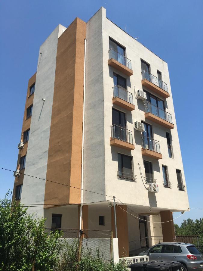 Constantin Lake View Apartment - B&B