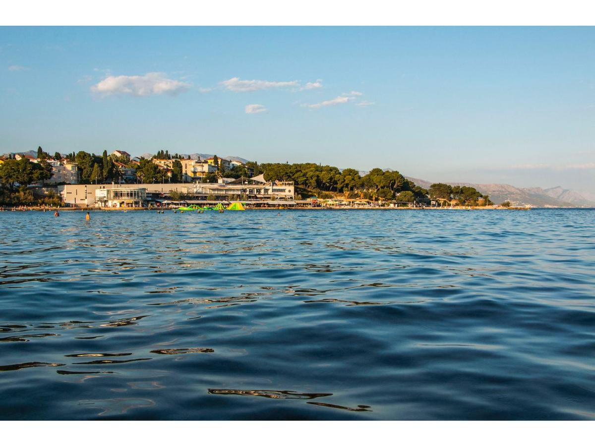 IDRO Studio Apartments directly at the beach - B&B