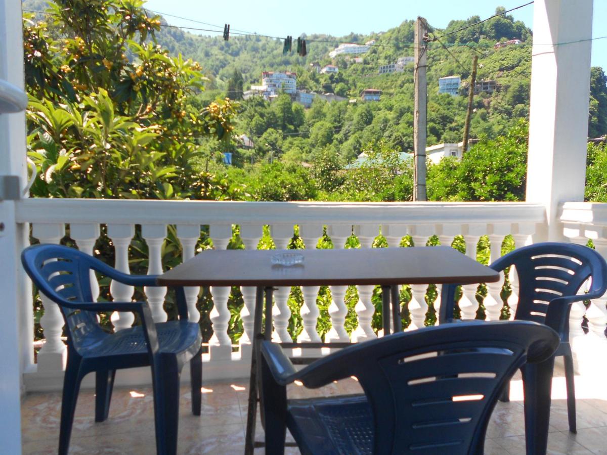 Dreibettzimmer mit Balkon