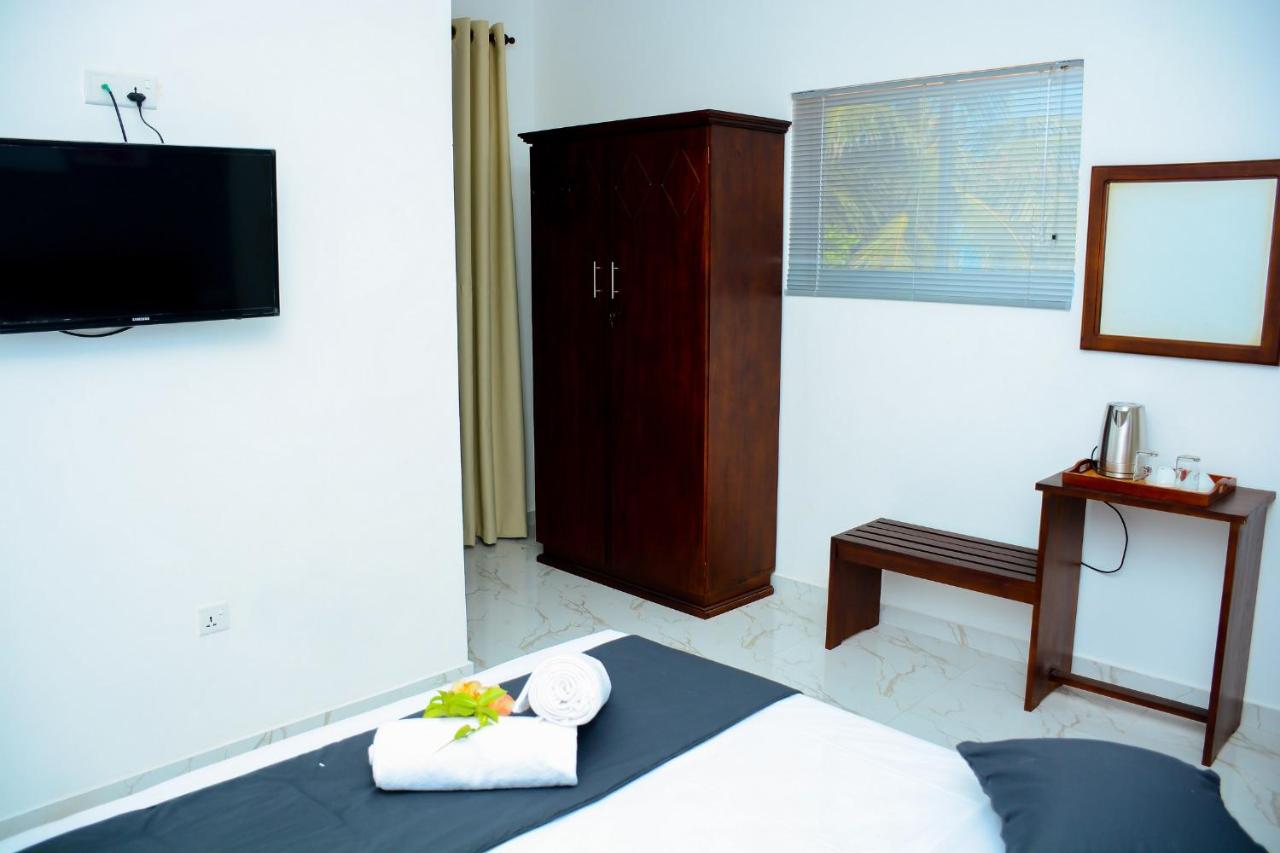 Triple Room with Private External Bathroom with A/C