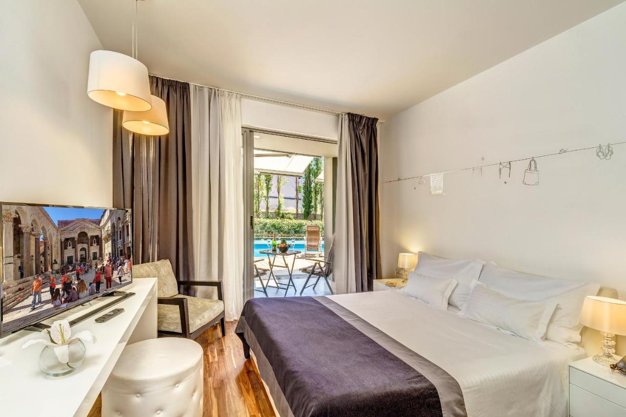 Double Room with Pool View and Patio