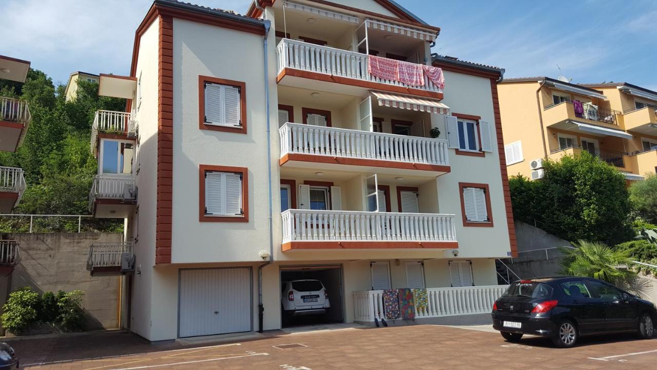 Apartment Helen - Ferienwohnung