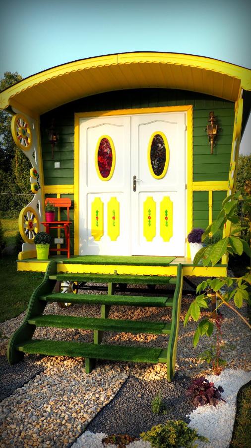 Deluxe Room (2 Adults + 1 Child)