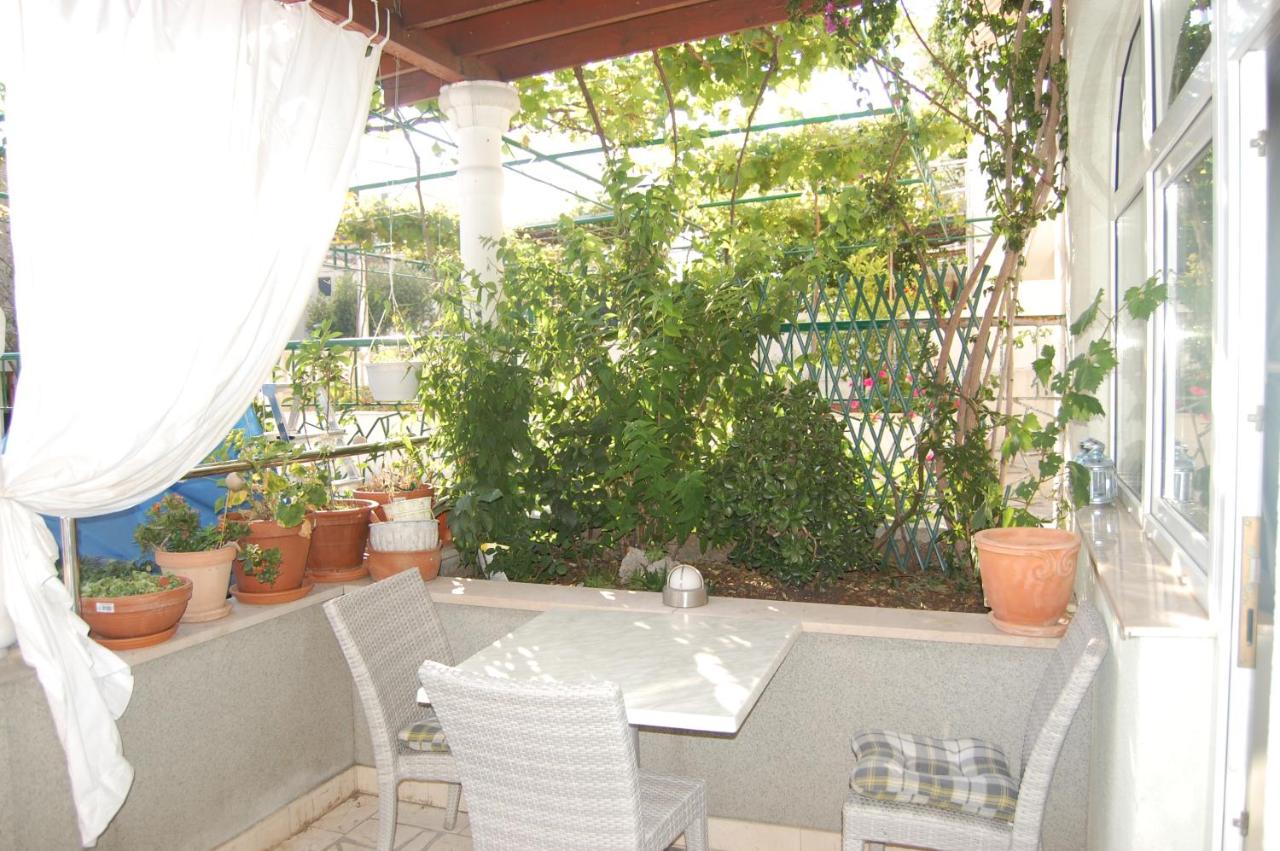 Studio apartment for 2 adults and 1 child - B&B Makarska