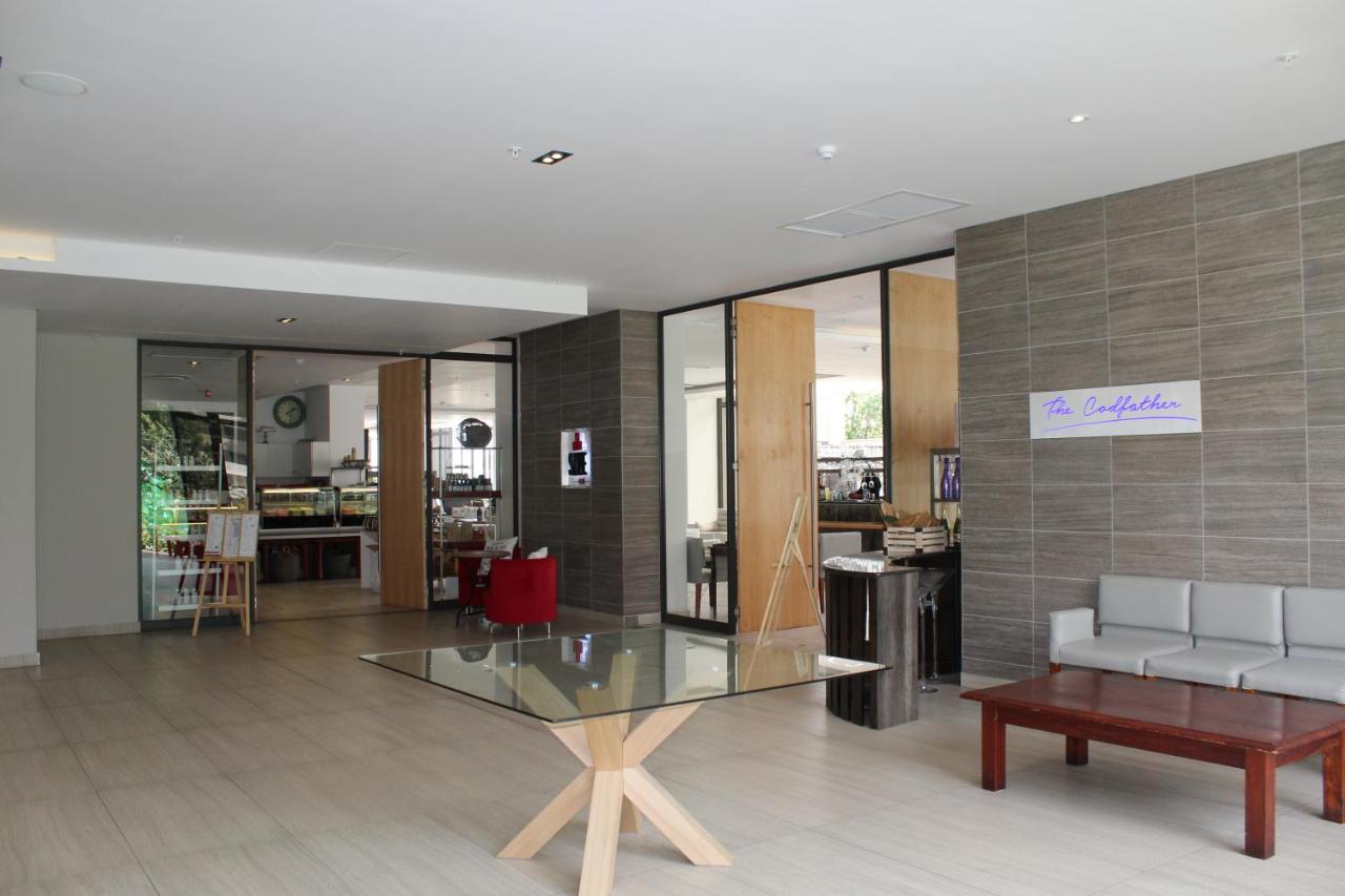 Sandton Skye Johannesburg Luxury Apartment - B&B