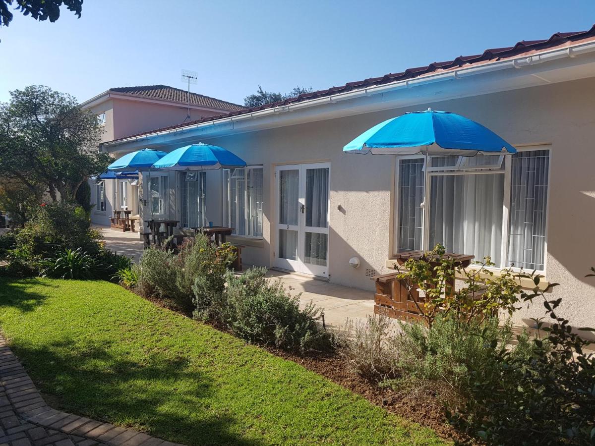 B&B Durbanville - 10 Windell Self Catering Accommodation - Bed and Breakfast Durbanville