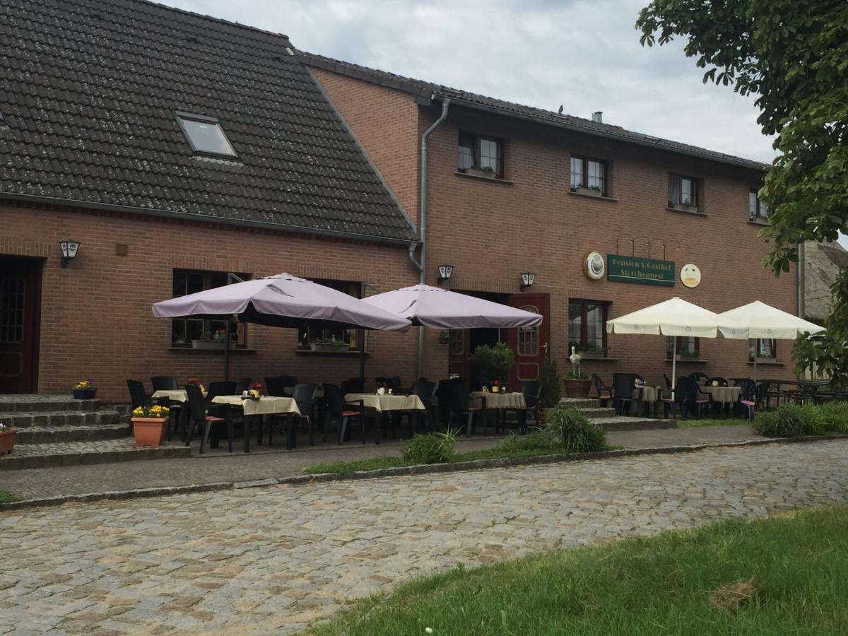 Pension & Gasthof Storchennest - Ferienwohnung Groß Quassow
