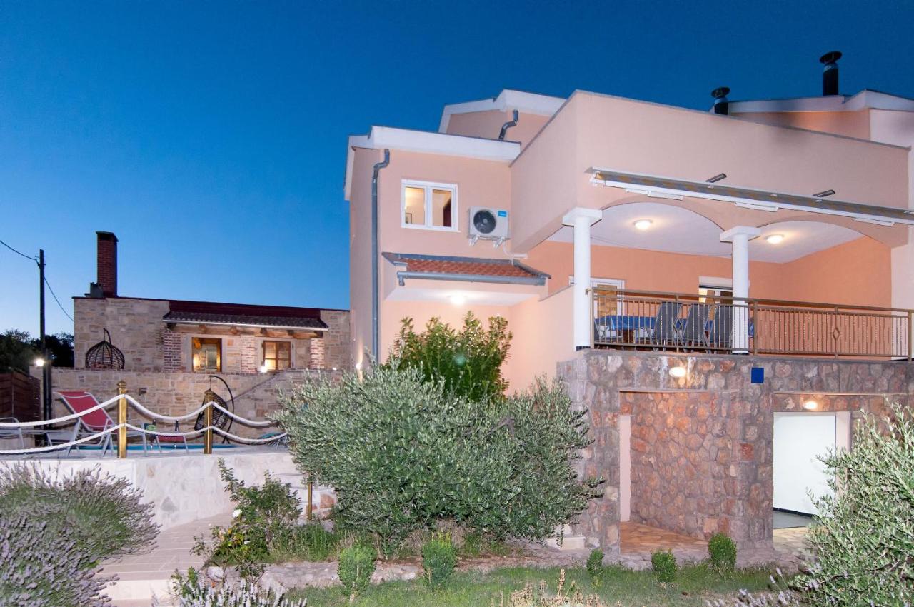 Villa Zubak - B&B Maslenica