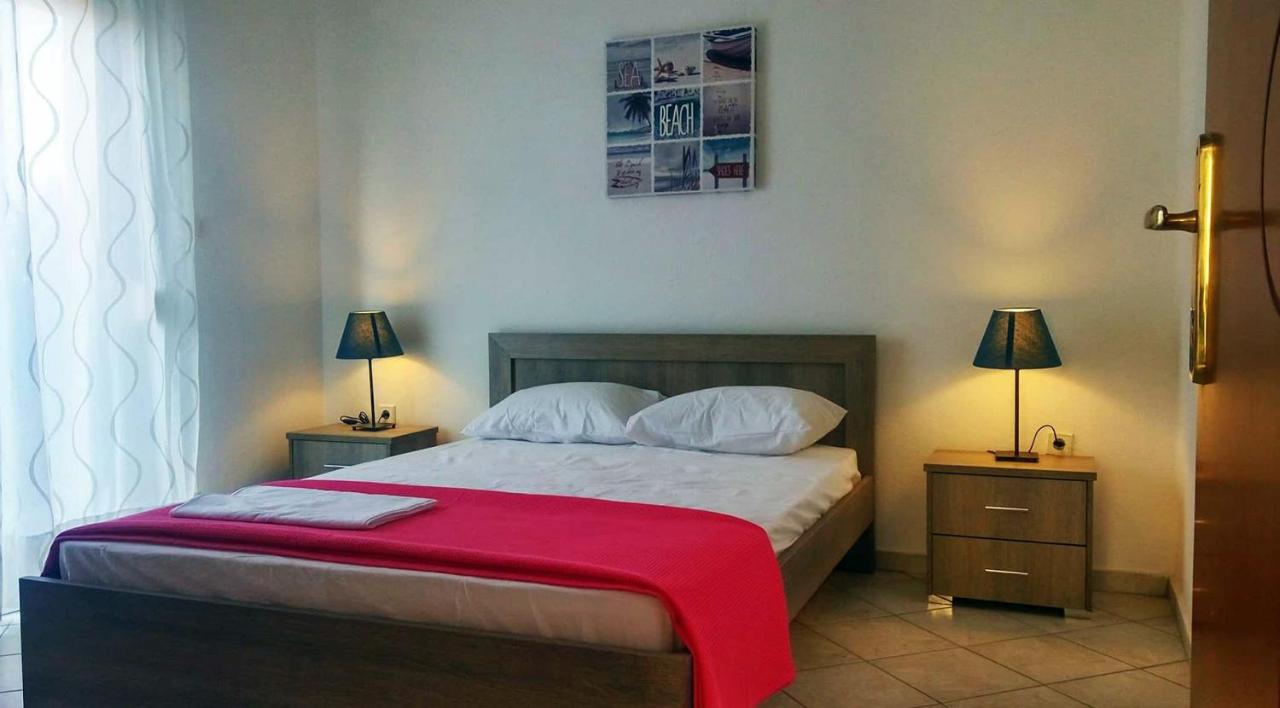 Roses RT apartments Skioni I - B&B Néa Skióni