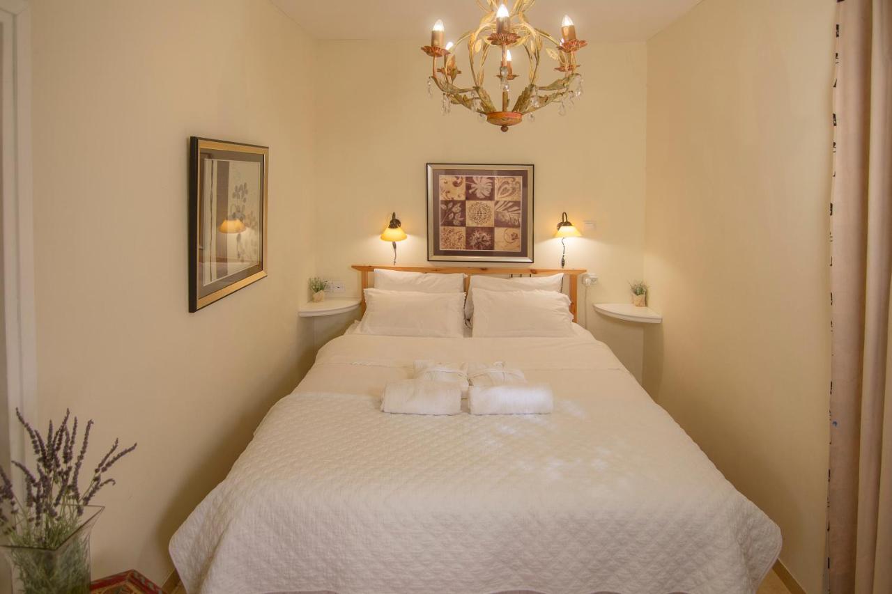 Cherry Suite (NO Jacuzzi)