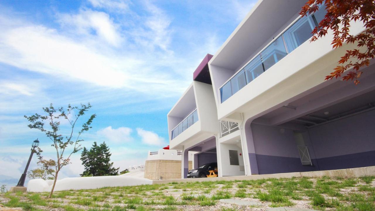 Blue & White Pension - B&B
