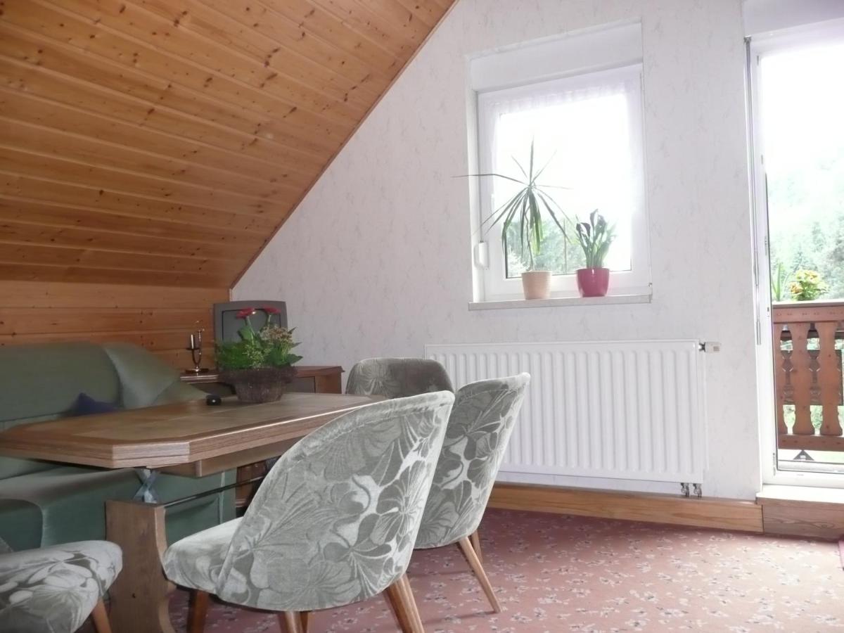 Apartment mit Balkon