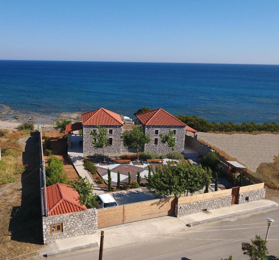 Alisahni Beachfront Villas - B&B