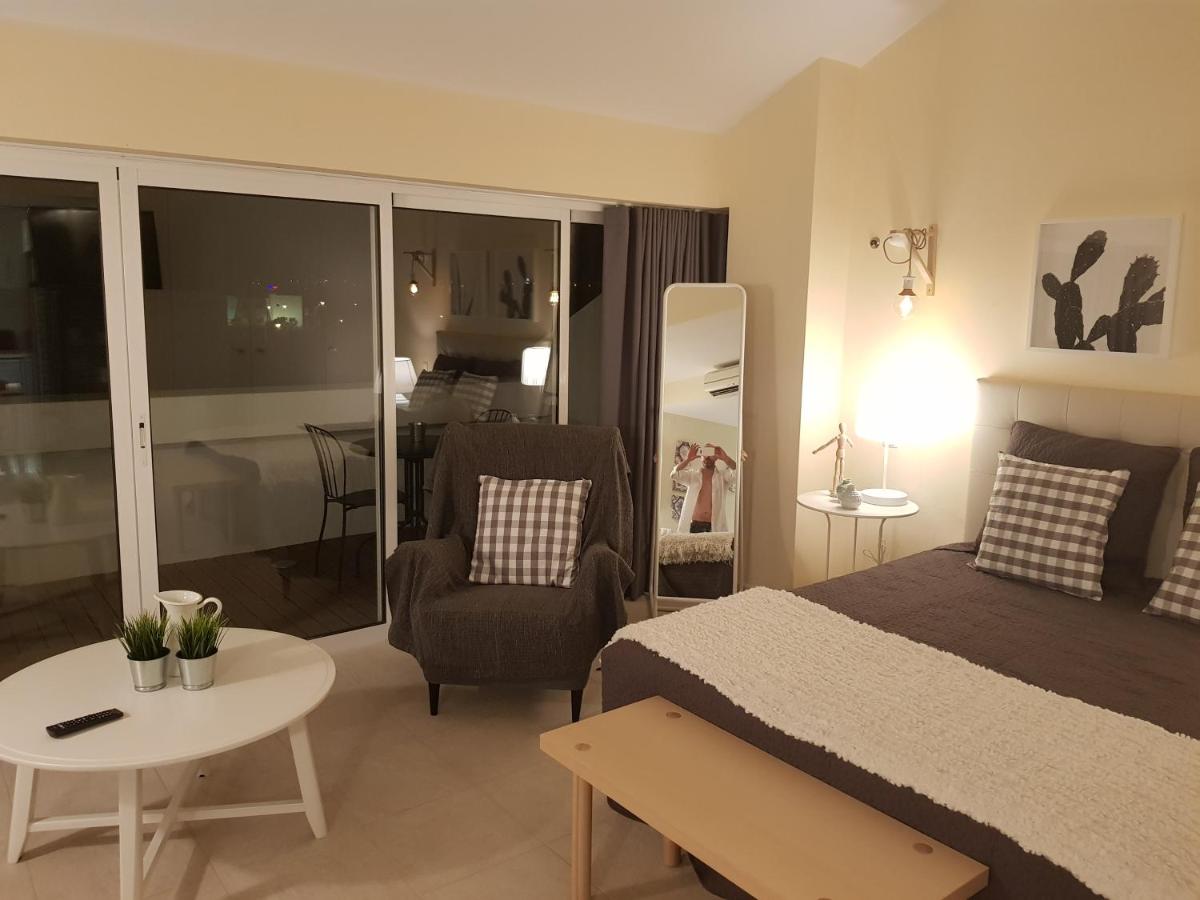 Studio Apartment with Sea View