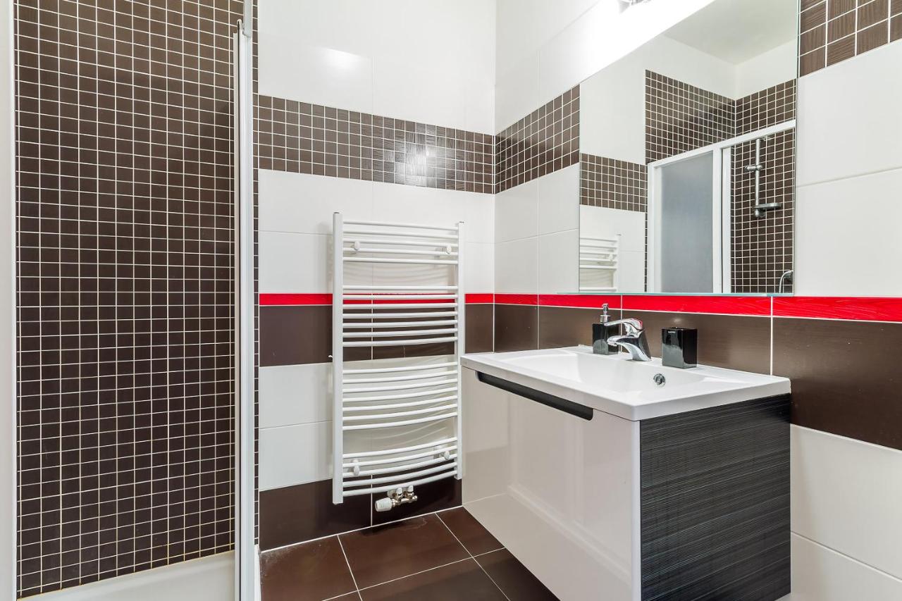 Appartement 3 Chambres avec 2 Salles de Bains et Balcon