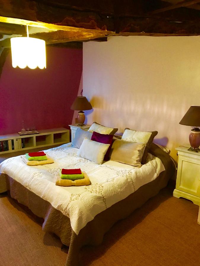 Standard Double Room with Shared Bathroom