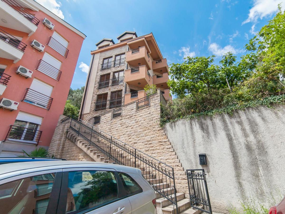 Apartment Orange - Ferienwohnung Petrovac na Moru