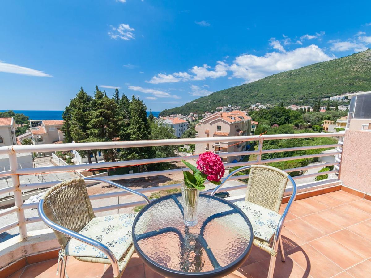 B&B Petrovac na Moru - Apartments NICE - Bed and Breakfast Petrovac na Moru