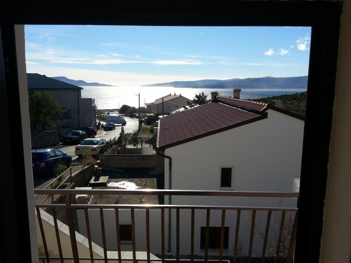 Apartment with Balcony and Sea View