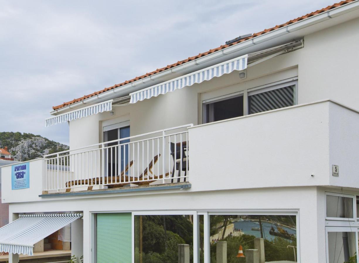 Deluxe Two-Bedroom Apartment with Terrace