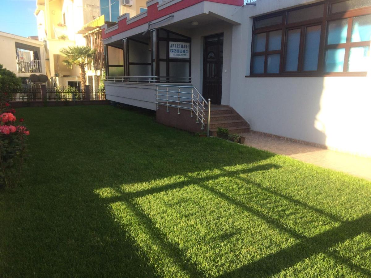 Apartmani MN Velika Plaza Stoj - B&B