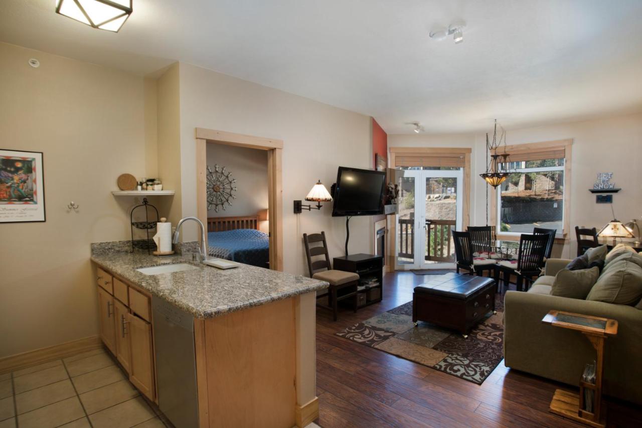 2 Bedroom Apartment with Grand Mountain View