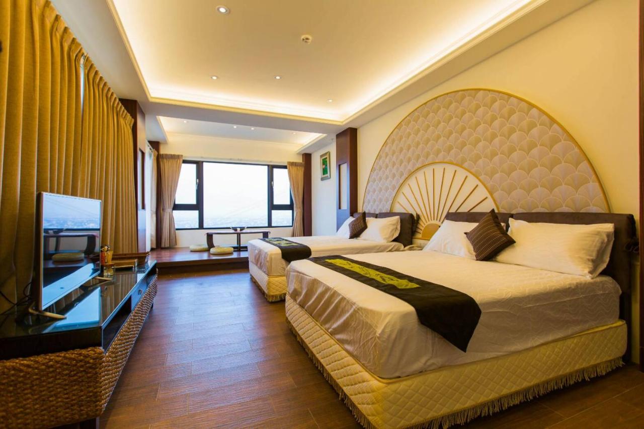 Japanese-Style Quadruple Room with Night View
