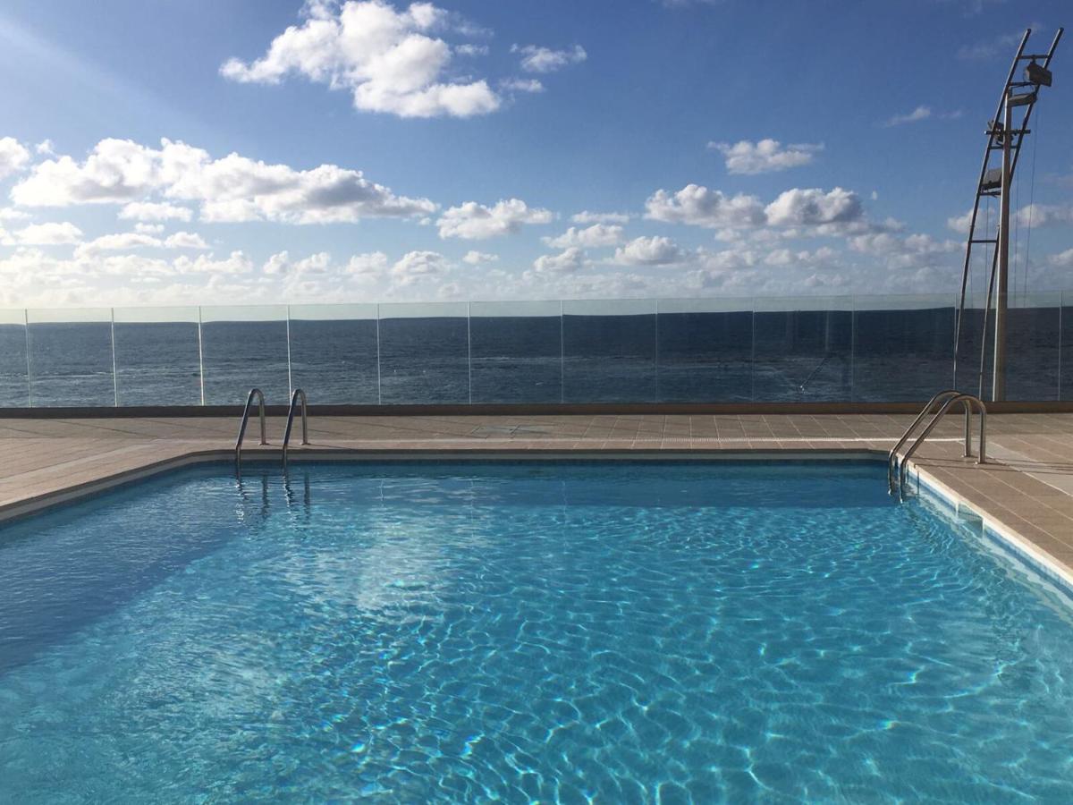 Piso con piscina y garaje en la Playa de Las Canteras - B&B Las Palmas de Gran Canaria