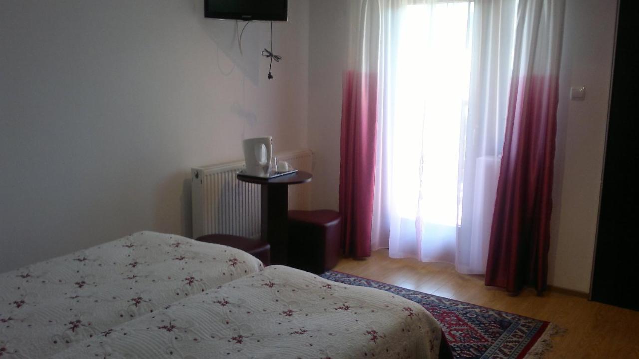 Camera Matrimoniale/Doppia con Letti Singoli