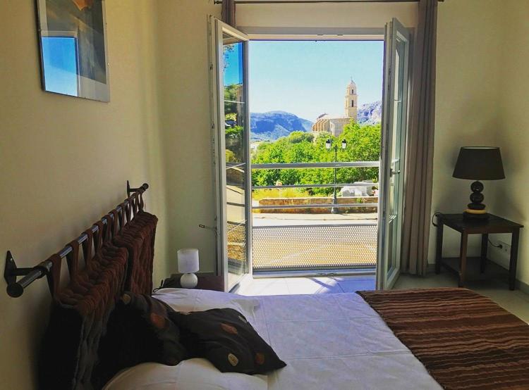 Appartement avec Balcon - Premier Étage