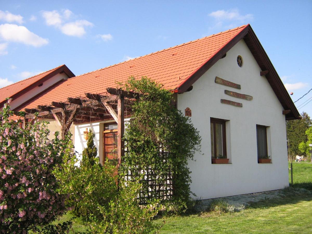 B&B Bozsok - Patakparti Apartman - Bed and Breakfast Bozsok