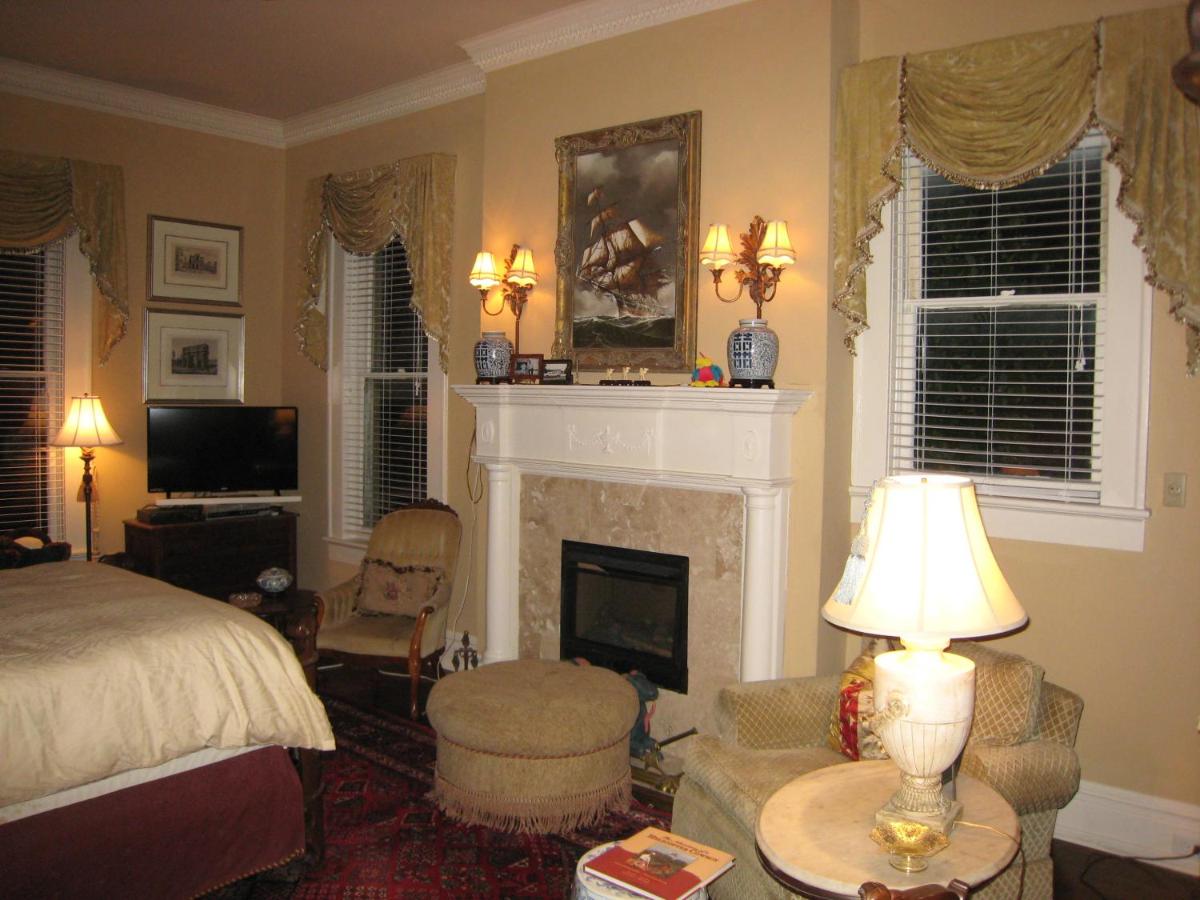 Queen Room