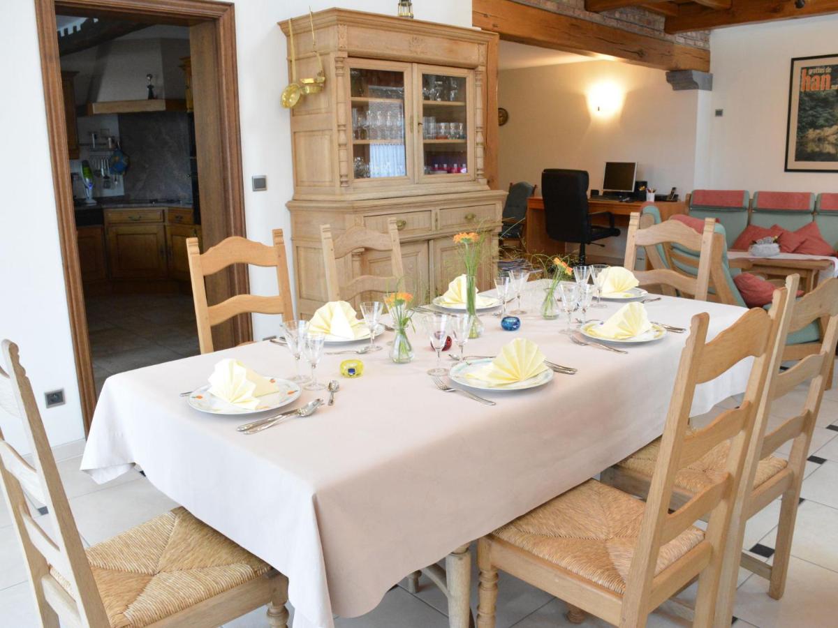 B&B Han-sur-Lesse - Stylish Holiday Home in Han sur Lesse with Terrace - Bed and Breakfast Han-sur-Lesse